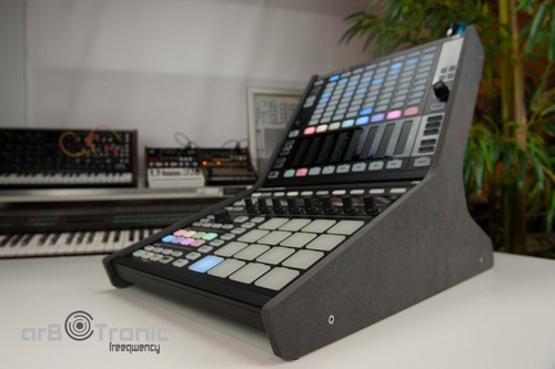 Native instruments maschine - instruments, /
